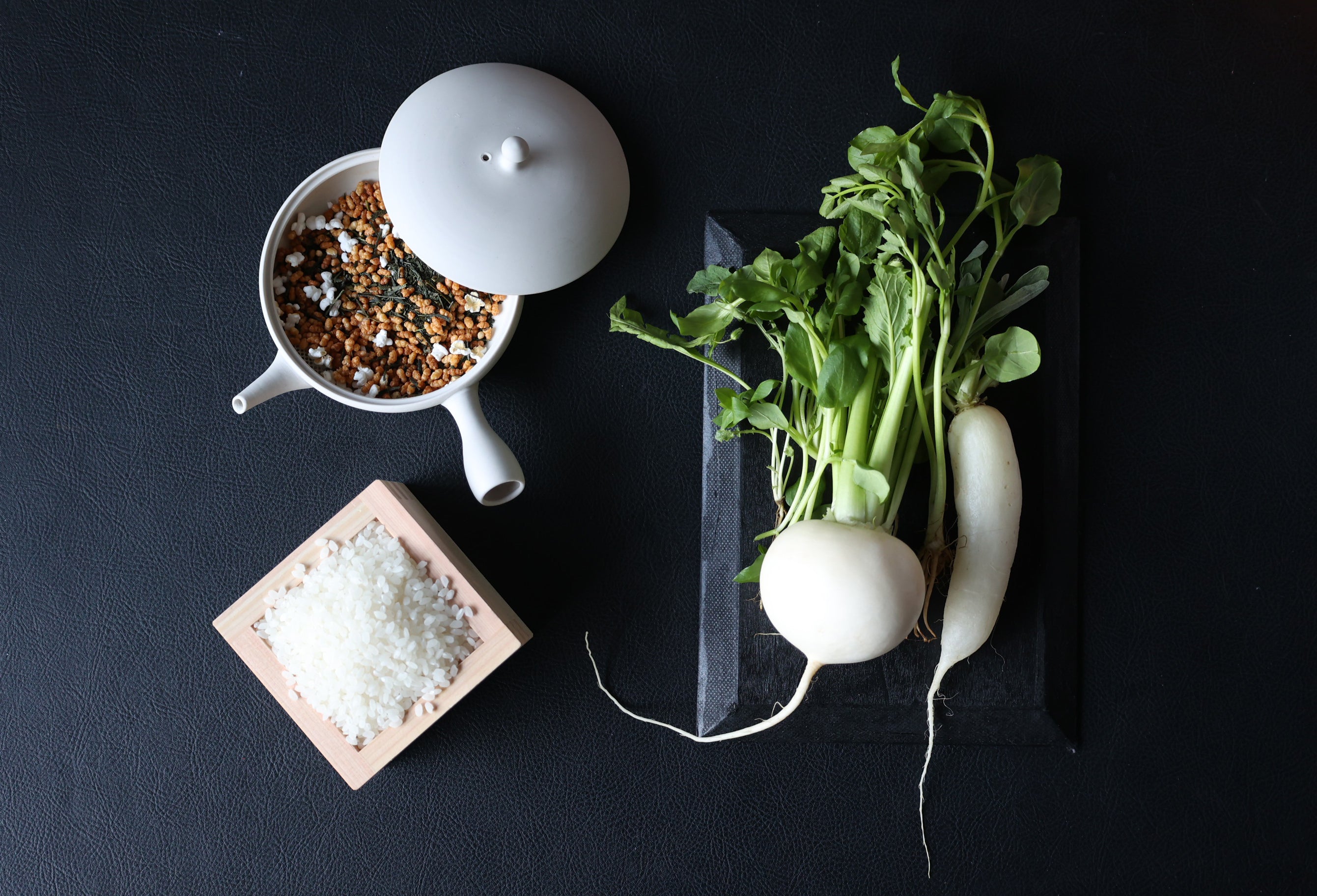 一月七日、七草粥と玄米茶のしつらえ