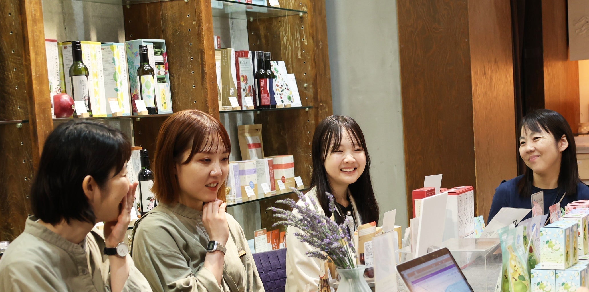人と自然をつなぐ場所。生活の木 原宿表参道店を訪ねて見つけた、ウェルネスと抹茶の心地よい関係(前編)