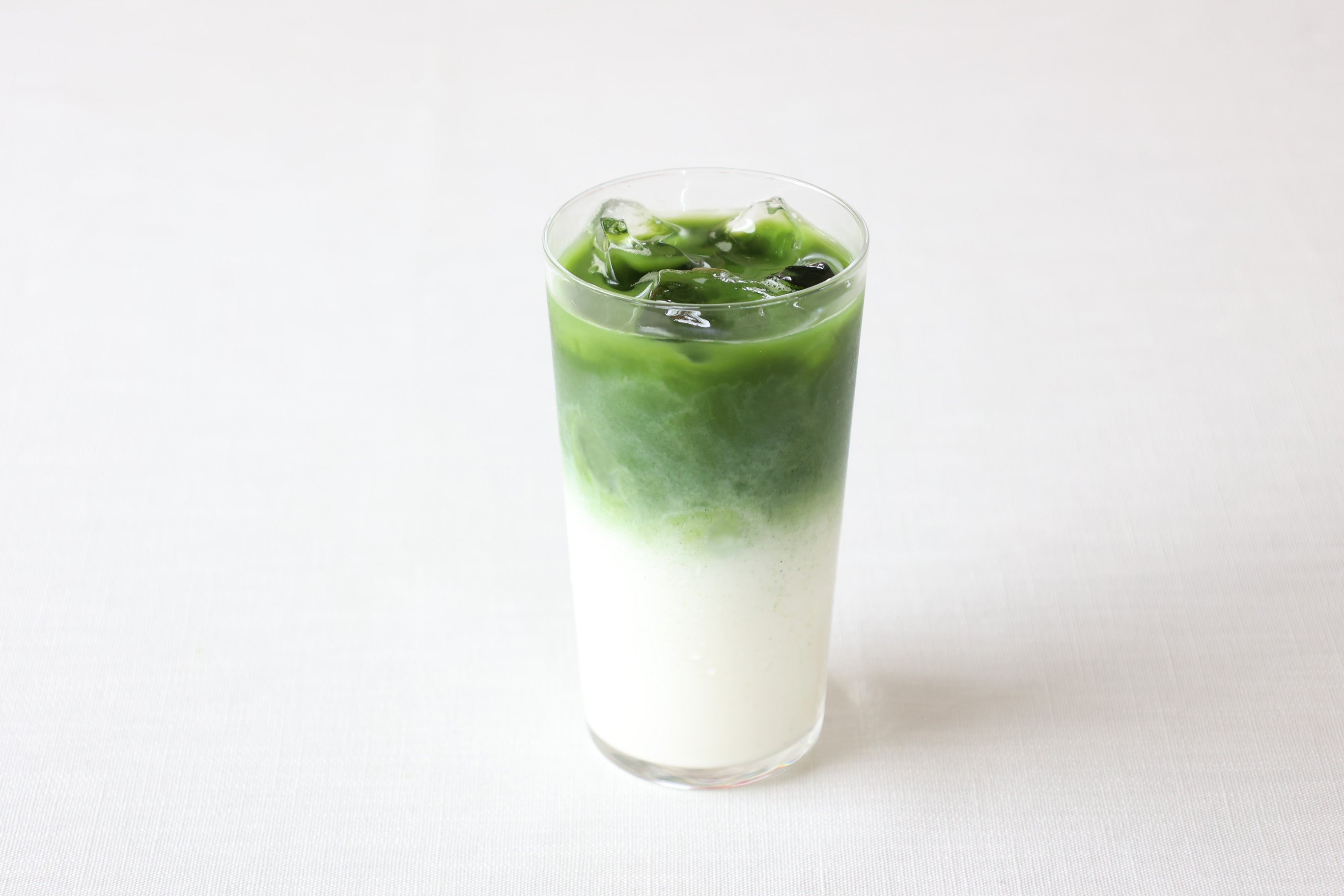 アイス抹茶ラテレシピ|ISSOセレモニアルグレード抹茶が引き立つ、贅沢な一杯